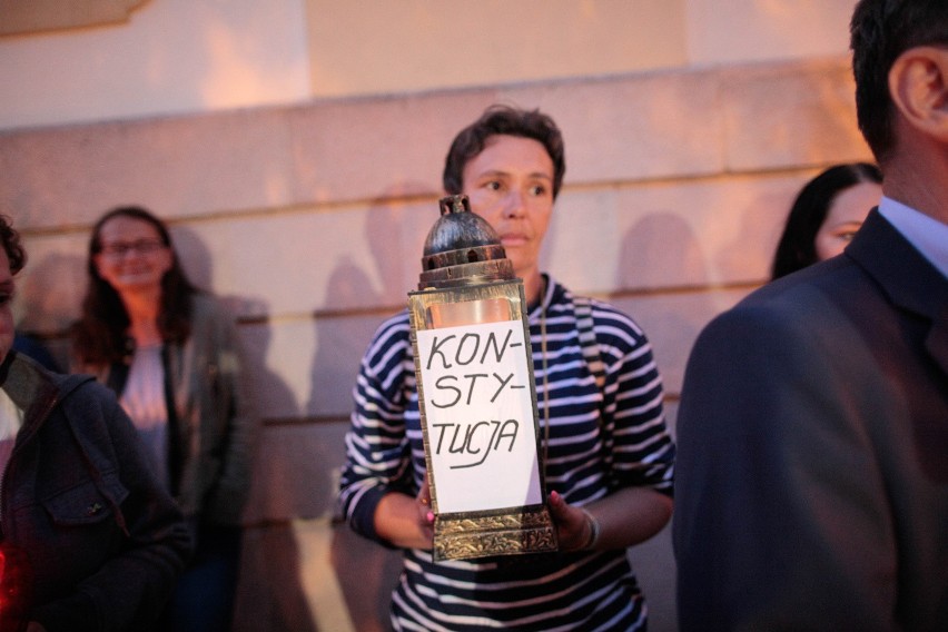 Protest opolan przed Sądem Okręgowym w Opolu przeciwko...