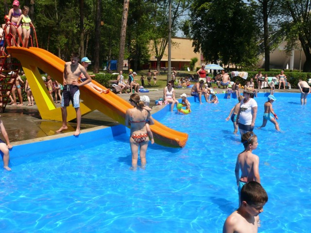Od środy można korzystać z brodzika dla dzieci i średniego basenu, największy będzie nieczynny.
