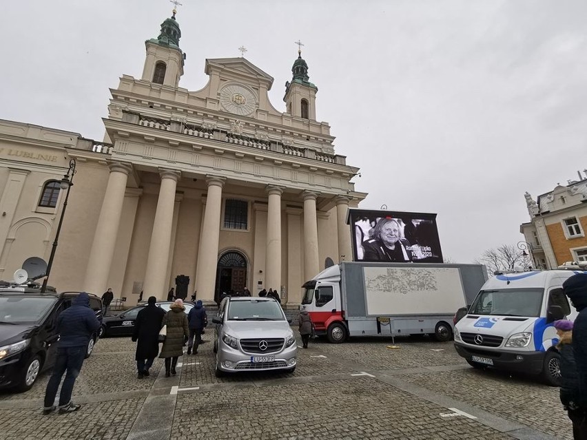 Pogrzeb Romualda Lipki. Uroczystości żałobne w lubelskiej archikatedrze i na cmentarzu przy ul. Lipowej. Oglądaj transmisję i zdjęcia