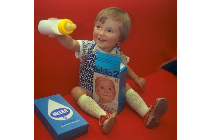 Mleko w proszku pełne dla niemowląt i Bebiko 2R, mleko...