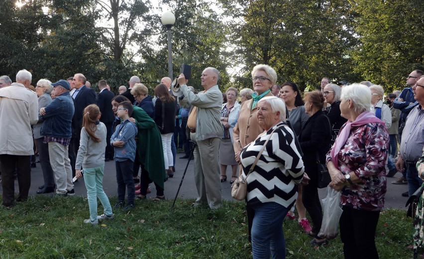 W uroczystości odsłonięcia muralu Bronka Malinowskiego...