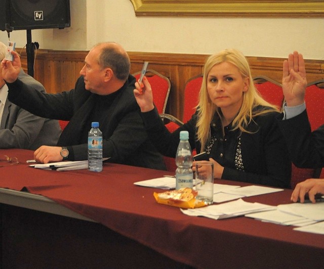 Lewicowa opozycja oraz Platforma Obywatelska także głosowały za przyjęciem obu uchwał gwarantujących tarnobrzeskim koszykarzom milion złotych.