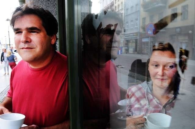 Polsko-amerykańskie małżeństwo: Magdalena i John Greene mieszkają w Toruniu od sześciu lat. Prowadzą Kona Coast Cafe
