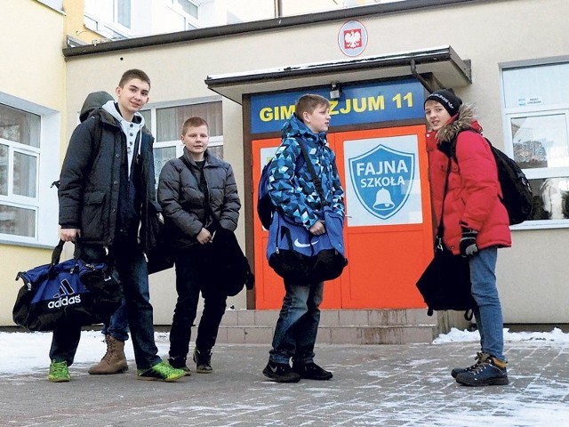 Gimnazjum nr 11 w Koszalinie, jako jedyne w mieście,  nie zostanie włączone w struktury żadnej z istniejących szkół podstawowych czy jedne- go z liceów. Od września utworzona zostanie w tym budynku nowa szkoła podstawowa z wygaszającymi oddziałami gimnazjum. By stało się to możliwe, by uruchomić nabór do pierwszej klasy podstawowej, uszczuplone zostaną obwody dla SP nr 10 i SP nr 7.   Nauczyciele będą musieli uzyskać uprawnienia do nauczania wczesnoszkolnego. To duże wyzwanie. O zmianach na mapie oświatowej miasta Czytaj Koszalin+ str. II - III