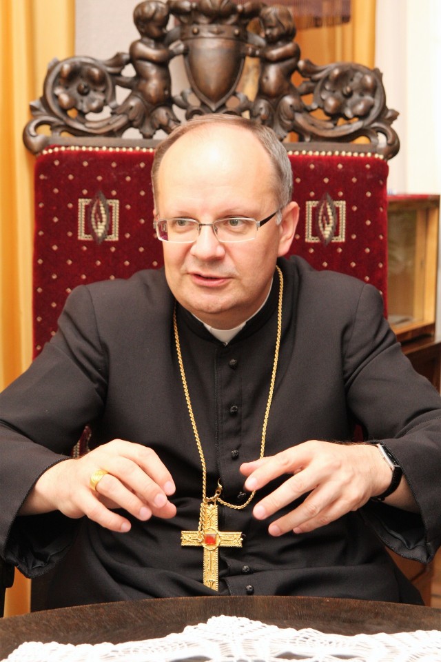 Bp Andrzej Czaja: Radujmy się zwycięstwem Pana nad śmiercią.