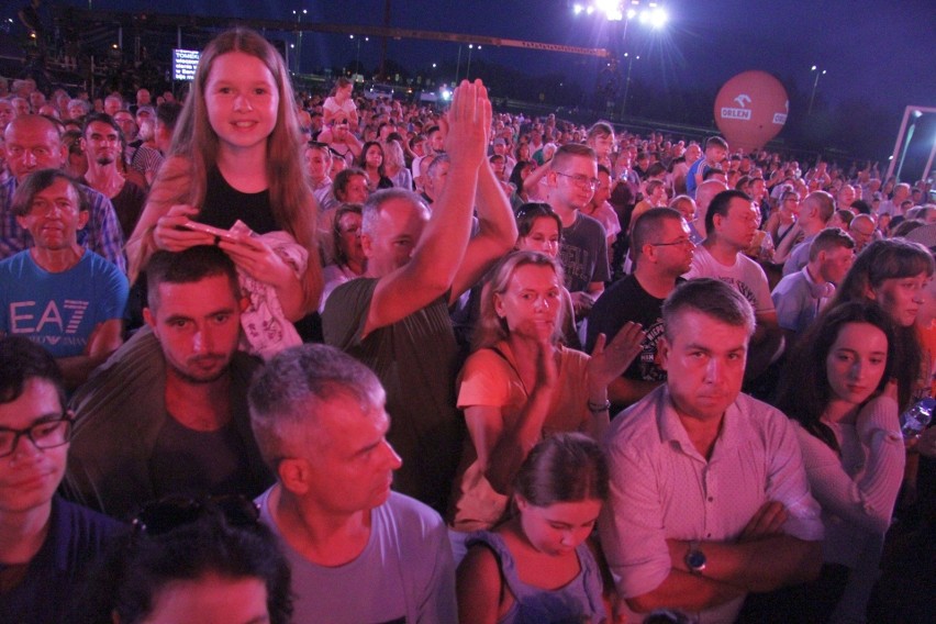 Na niedzielnych koncertach w Sandomierzu bawiło się mnóstwo...