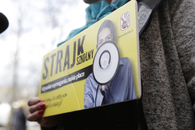 Ewentualny strajk nauczycieli miałby się odbyć 8 kwietnia - tuż przed egzaminem gimnazjalnym i ósmoklasisty
