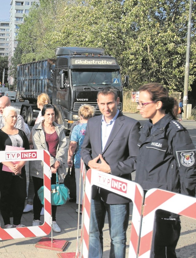 W miejscu wypadku odbyło się już spotkanie mieszkańców ze służbami. Dopiero po badaniu ruchu zapadną wiążące decyzje