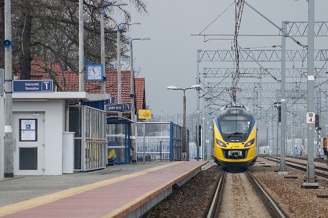 W ramach Rządowego Programu Przystankowego powstanie nowy przystanek kolejowy w Przemyślu (przy ul. Lwowskiej, obok centrum handlowego). Wykonane zostaną również inwestycje w sąsiednich miejscowościach. Fot ilustracyjne,