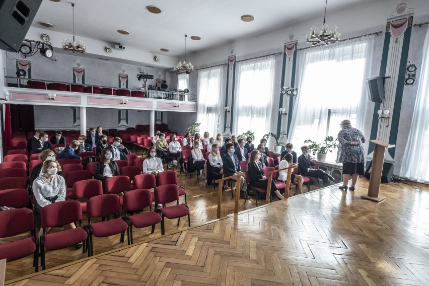 Rozpoczęcie roku szkolnego w II Liceum Ogólnokształcącym w...