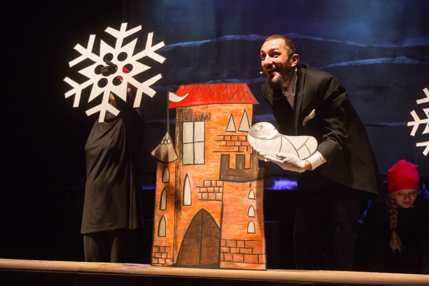 Przedstawienie "Śnieżka" na deskach słupskiego Teatru Tęcza
