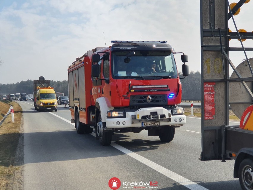 Poważny wypadek na A4. Pojazdami podróżowało łącznie 6 osób, w tym obywatele Ukrainy