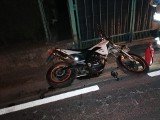 Gmina Liszki. Wypadek motocyklisty na drodze lokalnej. Nocą wpadł w betonowy mur