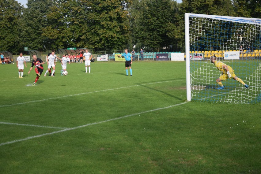 Czwarta liga. Oskar Przysucha pokonał Mszczonowiankę Mszczonów 2:1. Kontuzja Tomasza Bogołębskiego (ZDJĘCIA Z MECZU)