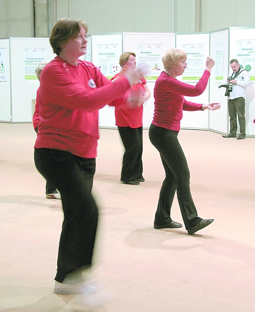 Pokaz tai-chi został przyjęty oklaskami.