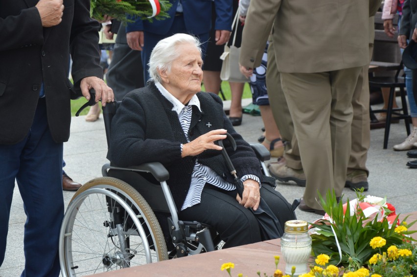 77 rocznica pacyfikacji Michniowa. W tym roku bez przemówień, tylko Msza Święta i składanie wieńców (ZDJĘCIA)