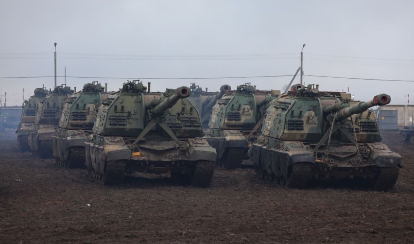 Rosja ma dużą przewagę w artylerii samobieżnej - na zdjęciu...