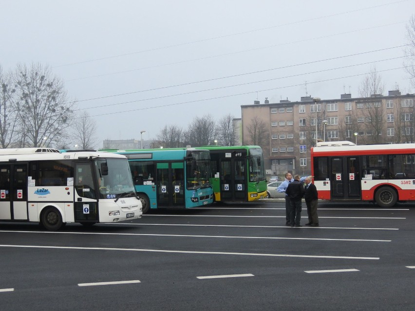 Nowy dworzec w Piekarach Śląskich jest otwarty, a...