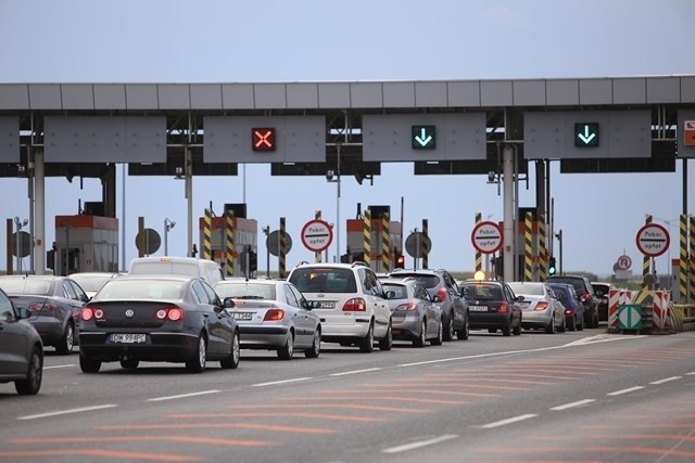 Korek przed bramkami na autostradzie A4 w Gliwicach Sośnicy...