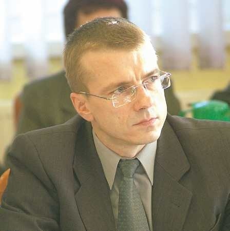 Krzysztof Jarosz. Ma 44 lata, przez dwie kadencje był radnym...