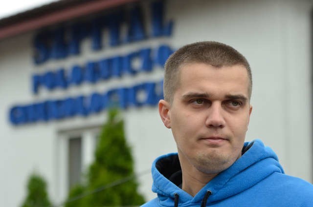 Marcin Siewierski, ojciec dziecka, uważa, że winni są lekarze, którzy zwlekali z przeprowadzeniem cesarskiego cięcia.