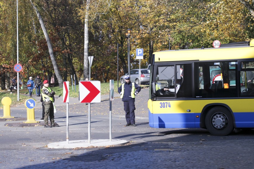 Wszystkich Świętych w Słupsku. Tłumy na słupskich...