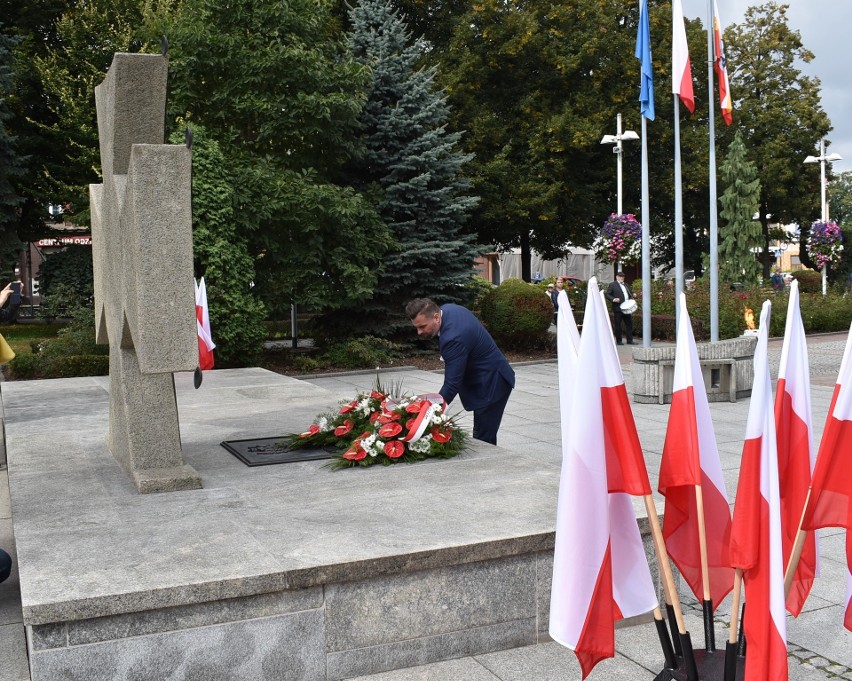 Obchody 80. rocznicy napaści ZSRR na Polskę w Oświęcimiu. Miejskie uroczystości przed Grobem Nieznanego Żołnierza [ZDJĘCIA]