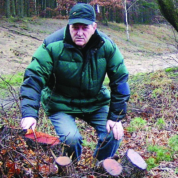 &#8211; Od grudnia ktoś nielegalnie wycina olchy przy brzegu jeziora  Lubowidzkiego &#8211; mówi wędkarz Bronisław Szablewski.