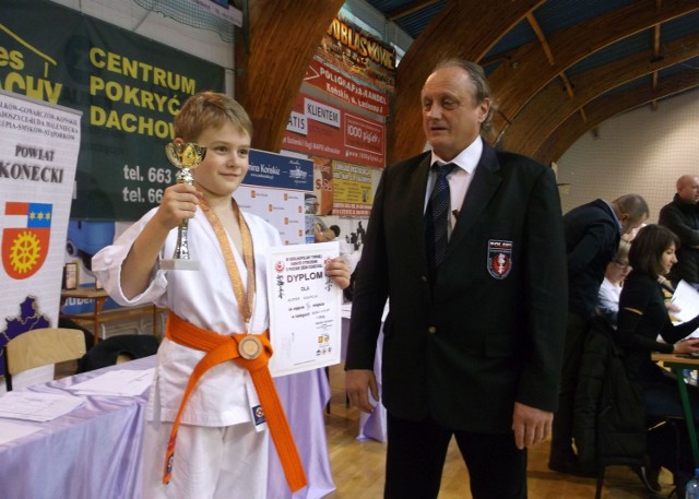 Piotr Kołacz był trzeci na mocno obsadzonym turnieju karate w Końskich.