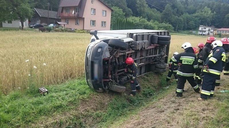 DK 75. Wyglądający groźnie wypadek na szosie krakowskiej [ZDJĘCIA]