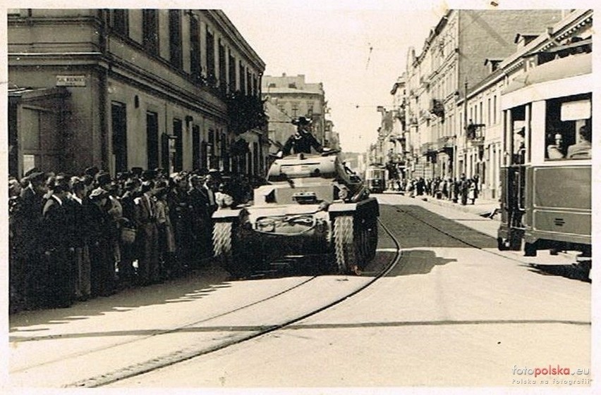 9 września 1939 niemieckie wojsko wkroczyło do Łodzi witane...