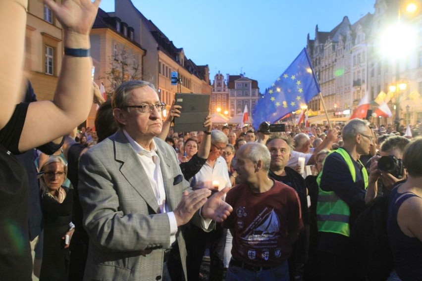10 tysięcy osób protestowało we Wrocławiu w obronie sądów