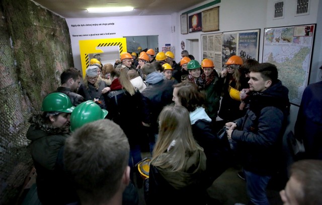 Szczecińskie podziemia zwiedziło wczoraj kilkudziesięciu studentów. Większość z nich miała okazję być tam po  raz pierwszy.