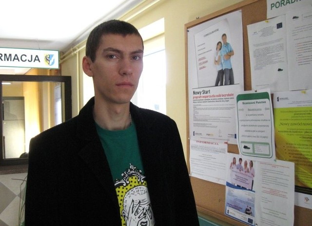 Dawid Maleszka skończył studia inżynierskie (edukacja techniczno-informatyczna), obecnie kończy też magisterkę (inżynieria środowiska pracy), ale pracy nie może znaleźć.