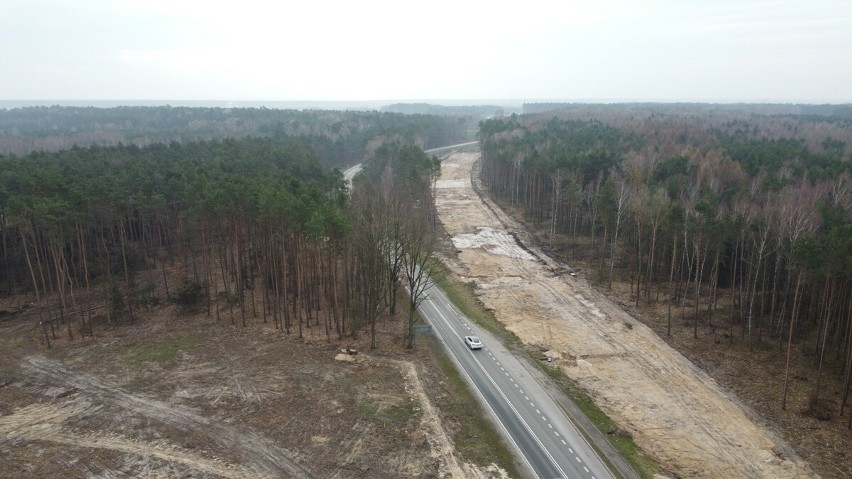 Trwa budowa obwodnicy Lipska. Trasa o długości 6,4 kilometra kosztuje prawie 188 milionów złotych. Jaki jest postęp prac? Zobacz zdjęcia