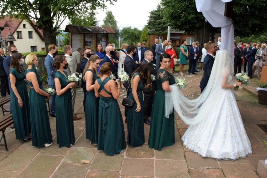 To był piękny ślub. Katarzyna Klusek i Łukasz Korus powiedzieli sobie „tak” w Tumlinie, wesele odbyło się w Binkowskim w Kielcach [ZDJĘCIA]