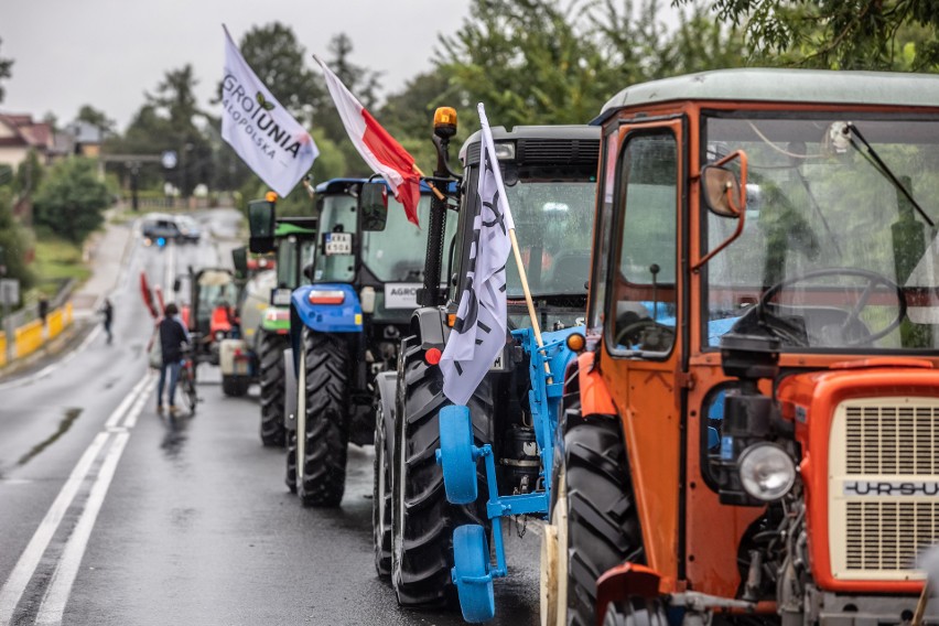 Protest rolników na drodze krajowej nr 79 w Wawrzeńczycach