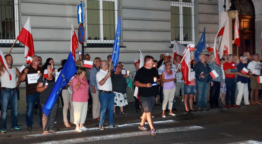 Przed sądeckim sądem manifestacja o trzecie veto [ZDJĘCIA, WIDEO]