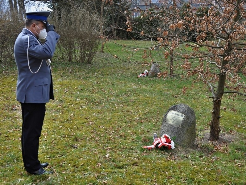 Bytowski komendant oddał hołd zamordowanym w Zbrodni...