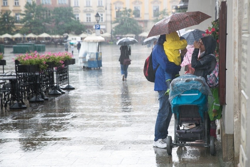 Fatalne prognozy dla Małopolski. Będzie mocno padać, mogą wylać rzeki [OSTRZEŻENIE IMGW]