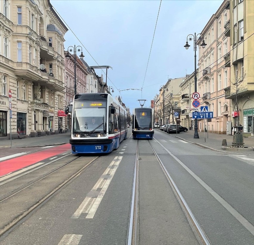 Docelowo ulica Gdańska ma zostać wyposażona w perony...