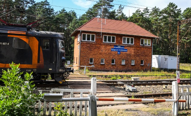 Ministerstwo infrastruktury i Polskie Linie Kolejowe odpowiedziały już na apel sejmiku województwa o przyspieszenie prac nad linia kolejową 201 kluczową dla przyszłego, wielkiego terminala przeładunkowego w podbydgoskim Emilianowie.