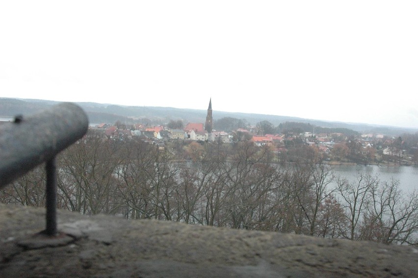 Lubniewice - widok z wieży zamkowej nad jeziorem Lubiąż