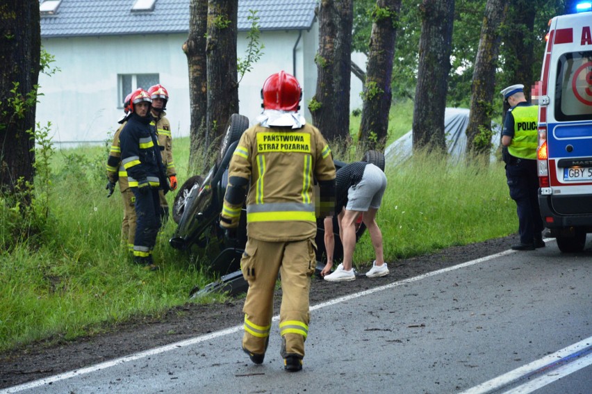 Utrudnienia na drodze z Bytowa do Kościerzyny. Tuż za...