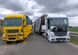 Wypadek trzech tirów na autostradzie A4 pod Wrocławiem (ZDJĘCIA)