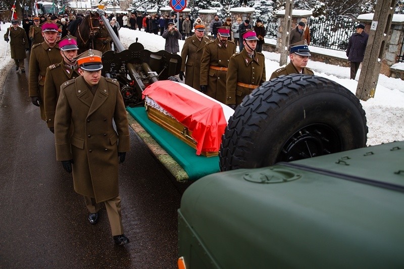 Rotmistrz Bernard Wasilewski odbył ostatnią drogę. Pogrzeb słynnego ułana (zdjęcia, wideo)