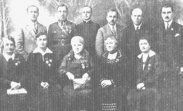 1928 r. Komitet włocławskiego oddziału PCK, siedzą: Szwankowska, Degen-Ślósarska, Boye. Kowalewska, Miklaszewska. Stoją: Stein, Misiąg, Wojsa, Pachnowski, Bojańczyk i Szeliga