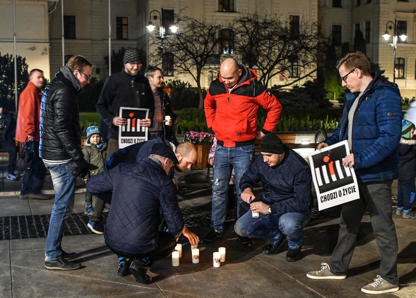 W niedzielę pod ratuszem odbył się happening w obronie...