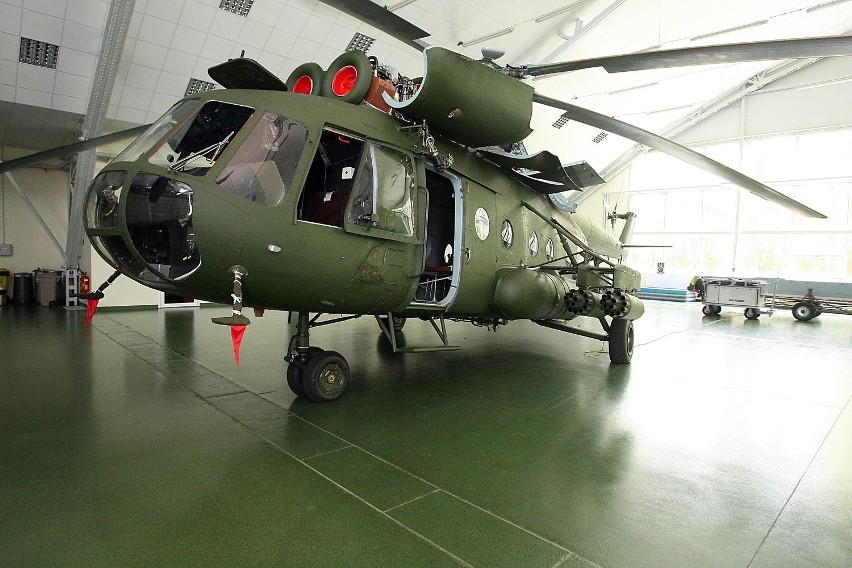 Śmigłowiec Mi-8 wersja transportowa.