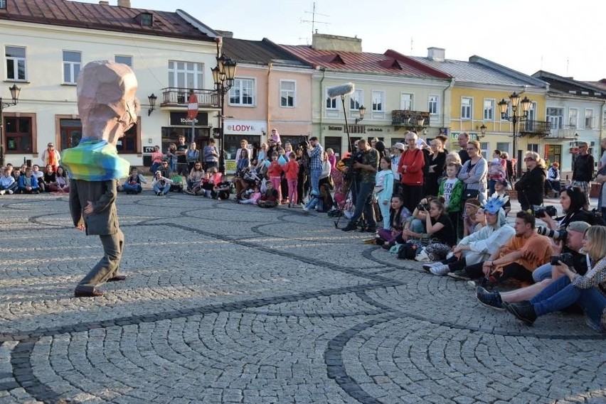 51. Ogólnopolskie Spotkania Lalkarzy w Chełmie. Lalki wyszły na ulice miasta (ZDJĘCIA)